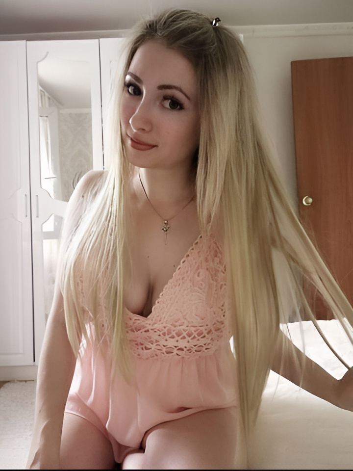 Искра привлекальеная девушка из Железногорск-илимский цена от 5000 руб