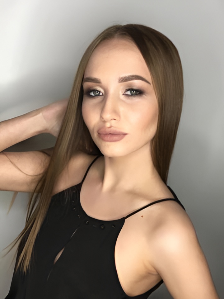 Карина привлекальеная девушка из Железногорск-илимский цена от 1500 руб