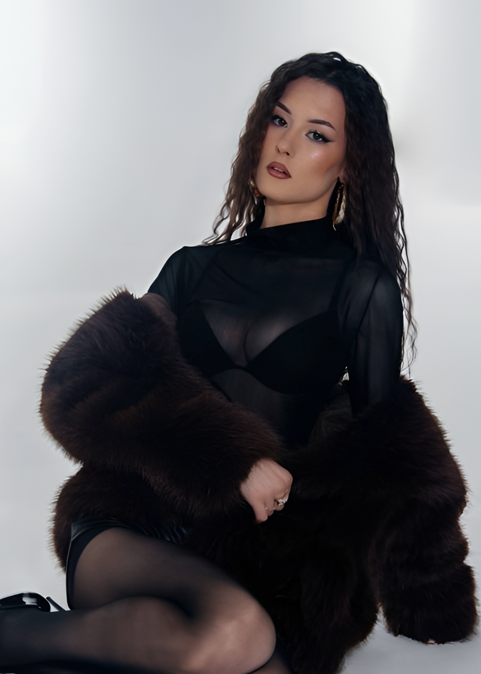 Юля привлекательная девушка из Железногорск-илимский цена от 6000 руб